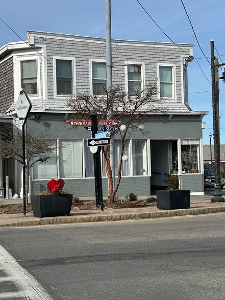 More Photos Of 278 Main St, Hyannis Storefront Retail Residential For Lease