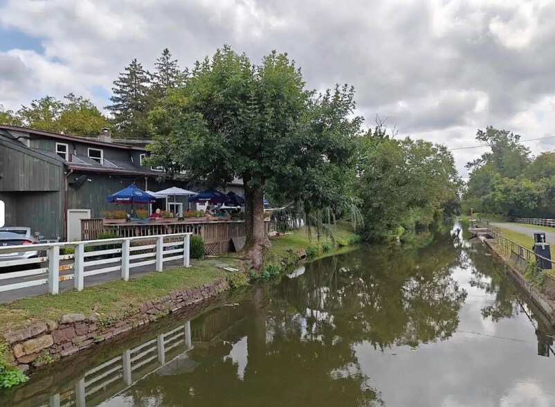 More Photos Of 1339 River Rd, Titusville General Retail For Sale