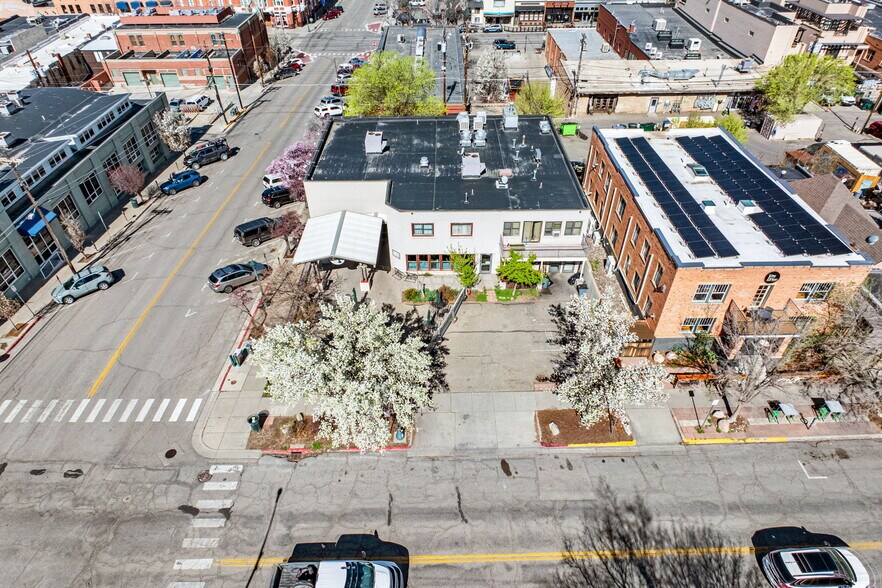 More Photos Of 701 E 2nd Ave, Durango Showroom For Lease