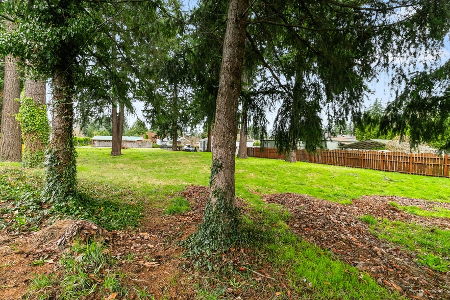 More Photos Of 3227 Northwest Ave, Bellingham Drugstore For Lease