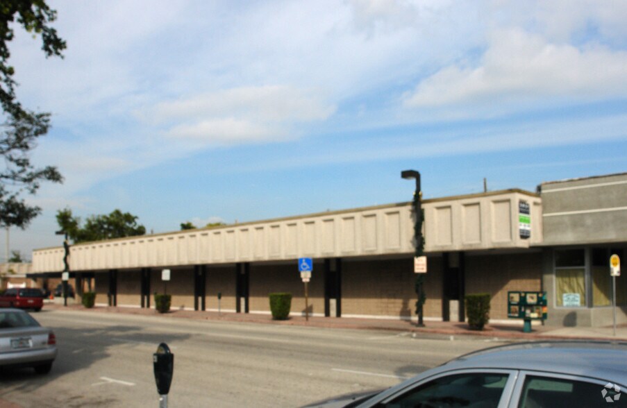 More Photos Of 2021 Tyler St, Hollywood Office For Lease