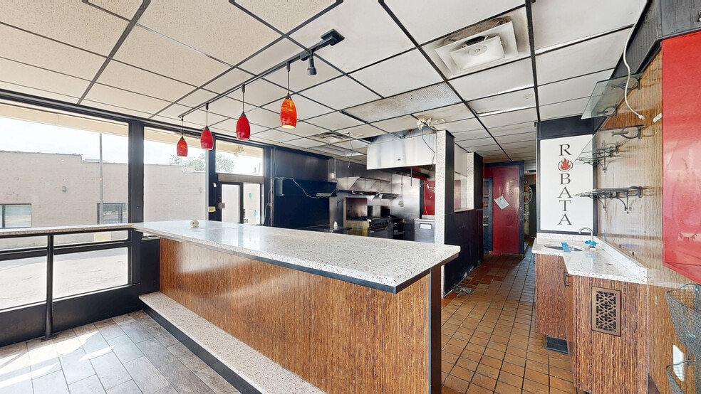More Photos Of 7260 Manchester Rd, Maplewood Restaurant For Sale