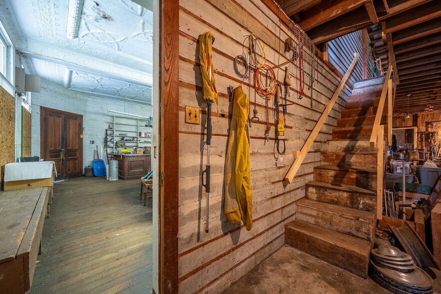 More Photos Of 11 Mount Zion Rd, Elk Creek Freestanding For Sale