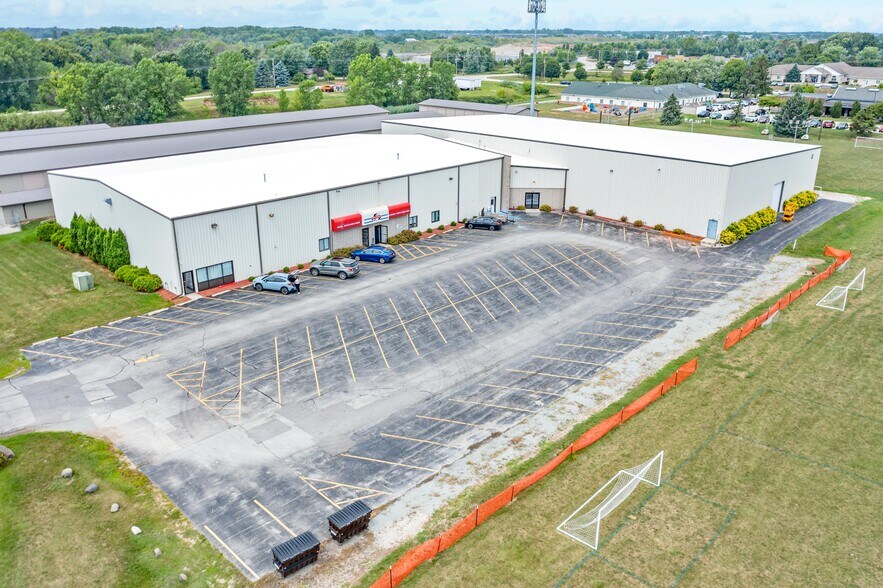 More Photos Of 1856 Nimitz Dr, De Pere Distribution For Lease