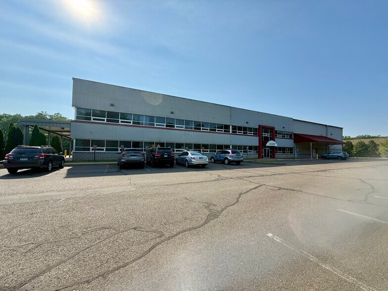 More Photos Of 450 Woodland Ave, Bloomfield Warehouse For Sale