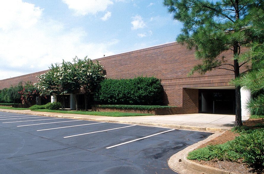 More Photos Of 1218 Six Flags Rd, Austell Distribution For Lease