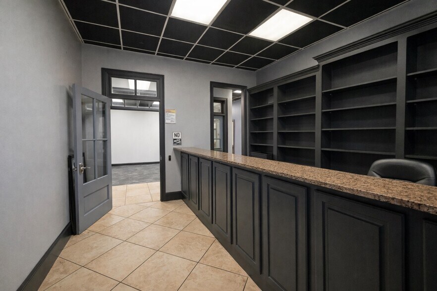 More Photos Of 4632 Pontchartrain Dr, Slidell Flex For Sale