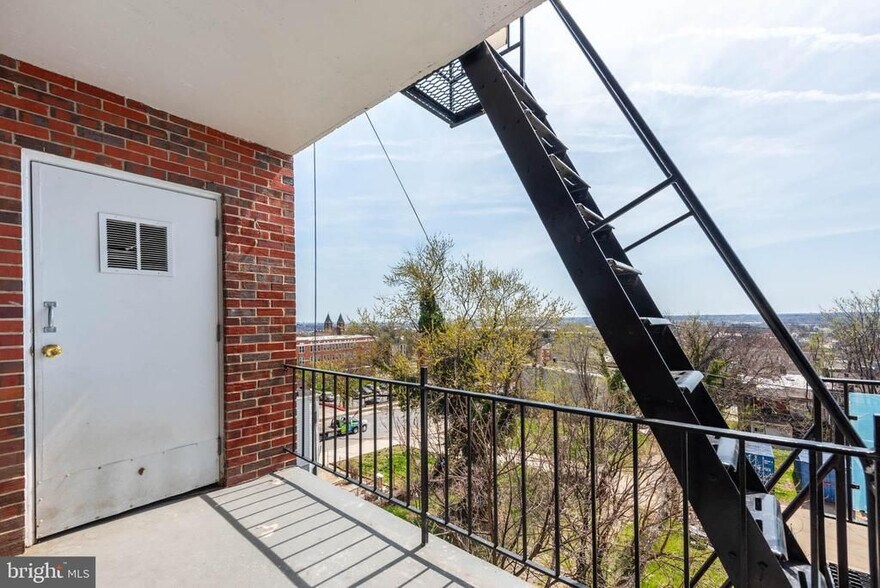 More Photos Of 1911 W Baltimore St, Baltimore Apartments For Sale