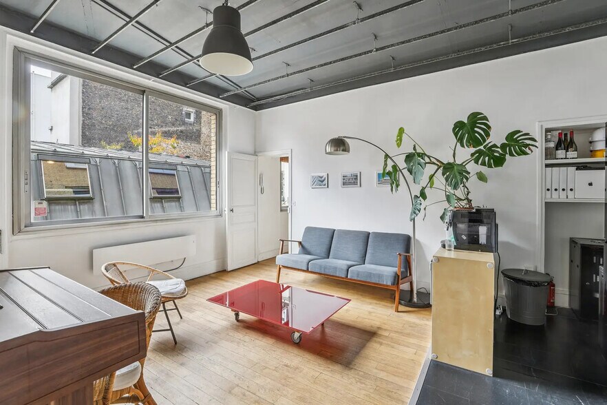 More Photos Of 20 Rue Marx Dormoy, Paris Office For Sale