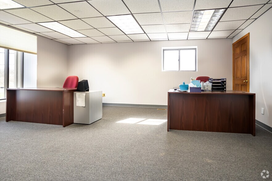More Photos Of 10151-10155 Main St, Clarence Light Distribution For Sale