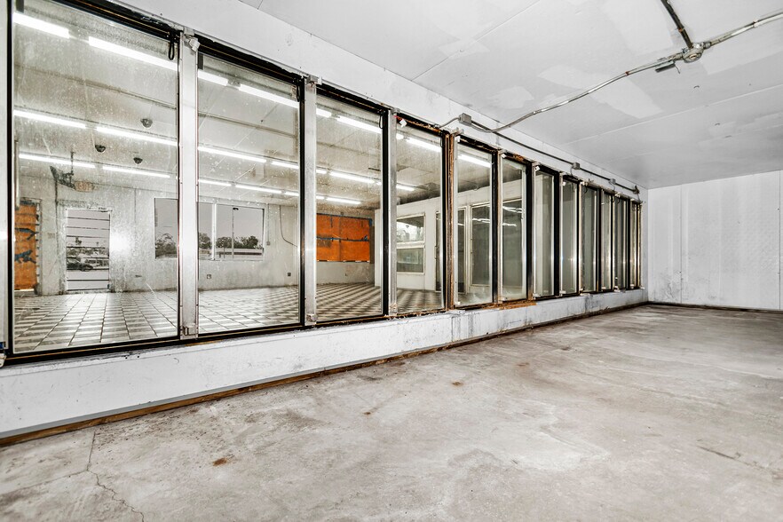 More Photos Of 1220 S Washington Ave, Titusville Convenience Store For Sale