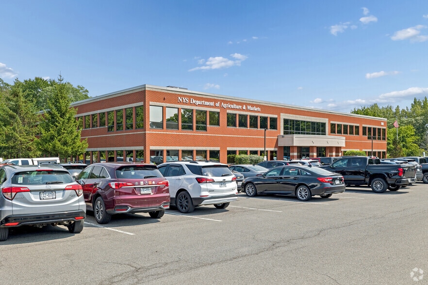More Photos Of 10B Airline Dr, Albany Office For Sale