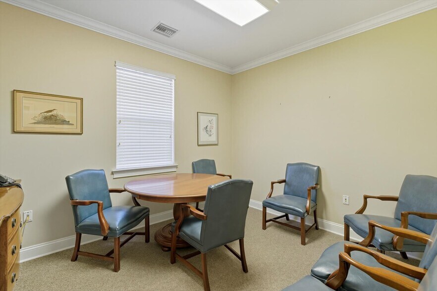 More Photos Of 2565 Barrington Cir, Tallahassee Office For Sale