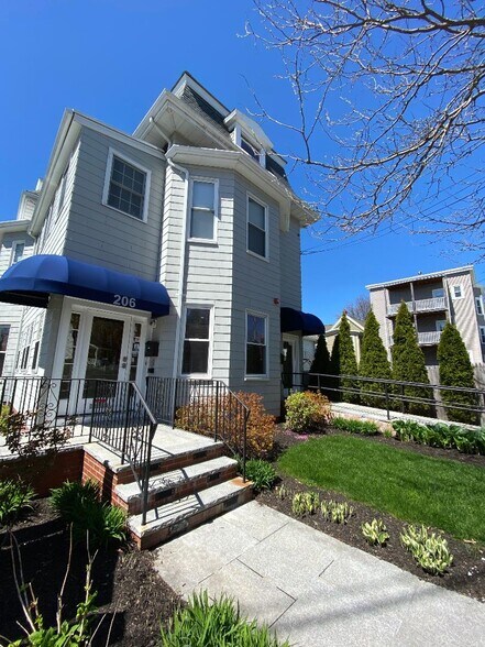 More Photos Of 206 Holland St, Somerville Office For Lease