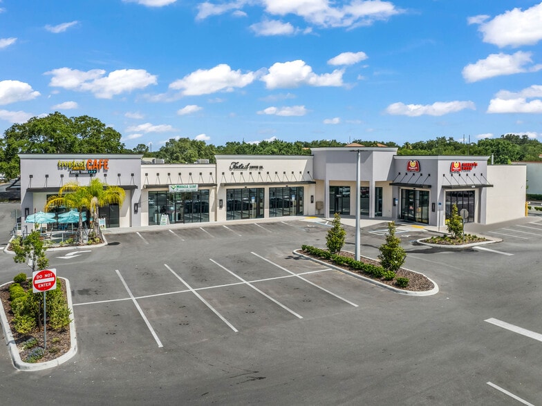 Primary Photo Of 13721 N US Highway 441, Lady Lake Storefront Retail Office For Lease