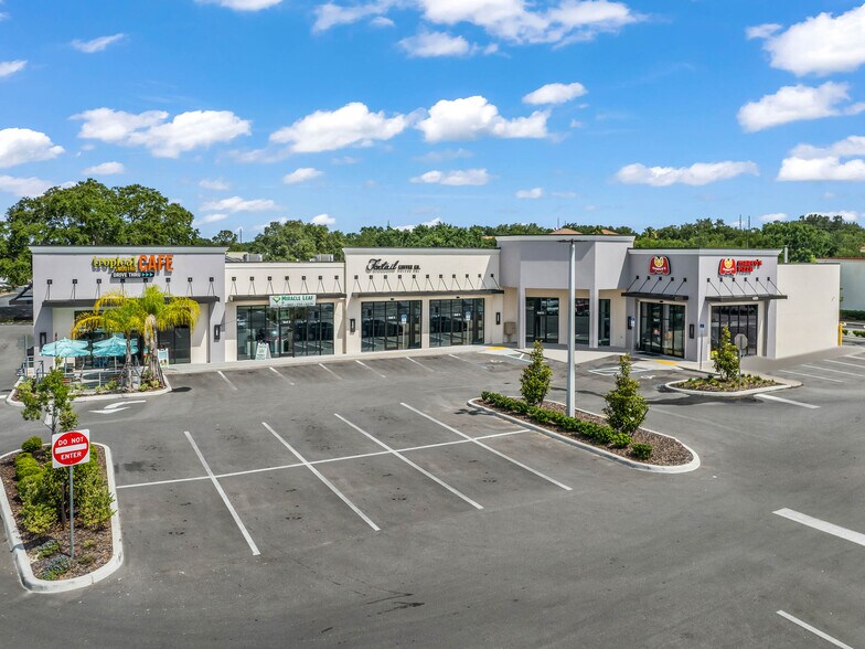 More Photos Of 13721 N US Highway 441, Lady Lake Storefront Retail Office For Lease