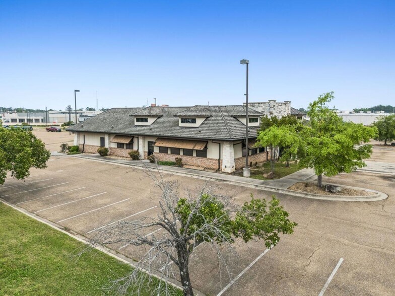 More Photos Of 224 Blanchard St, West Monroe Restaurant For Sale