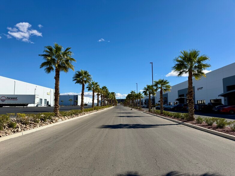 More Photos Of 6180 North Hollywood Blvd, Las Vegas Warehouse For Lease