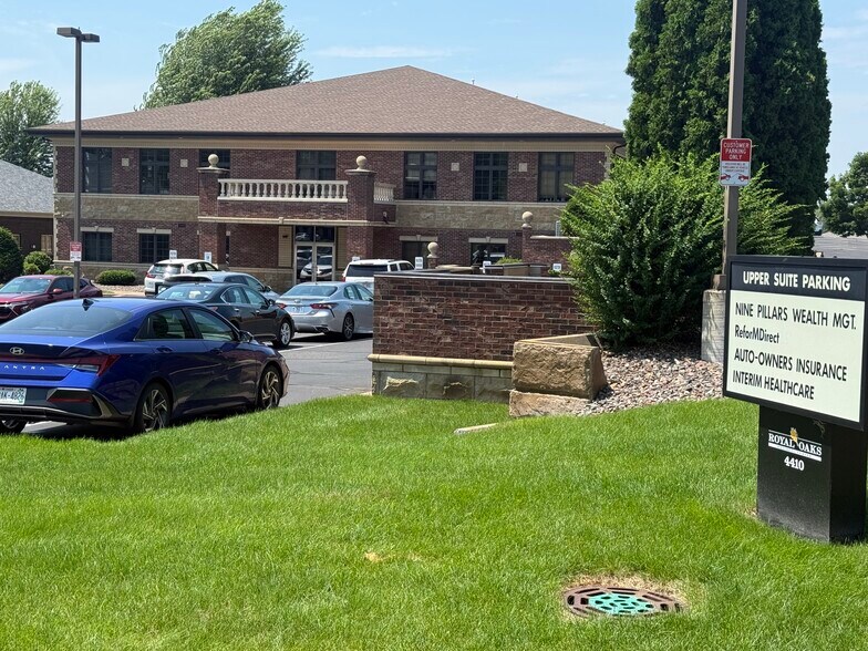 More Photos Of 4410 Golf Ter, Eau Claire Office For Sale