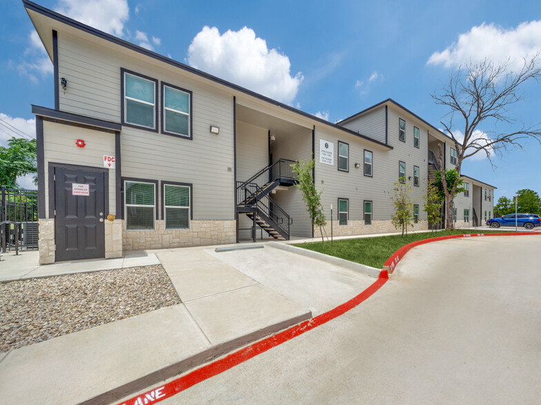 Primary Photo Of 1501 E Southcross Blvd, San Antonio Apartments For Sale