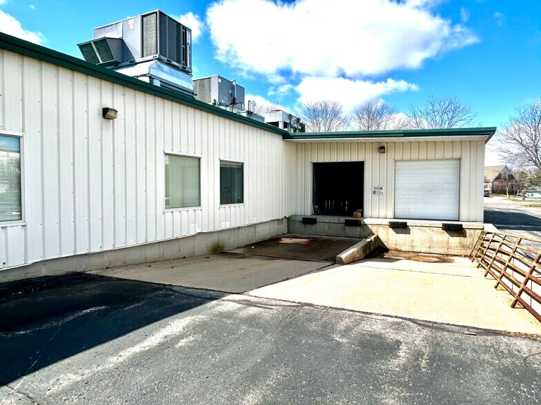 More Photos Of 133-135 Enterprise Dr, Verona Medical For Lease