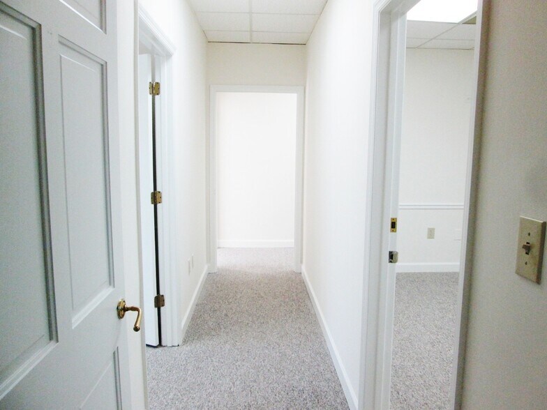 More Photos Of 3867 Holcomb Bridge Rd, Peachtree Corners Office For Lease