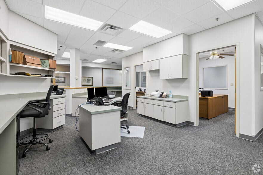More Photos Of 4920 SW Lee Blvd, Lawton Medical For Lease