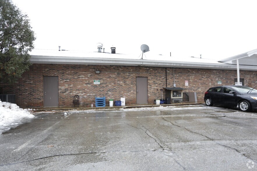 More Photos Of 9-15 Village St, Concord Restaurant For Lease
