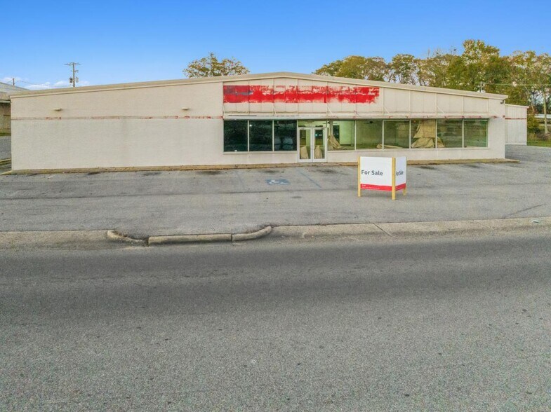 More Photos Of 1021 Rogers St, Laurel Freestanding For Sale