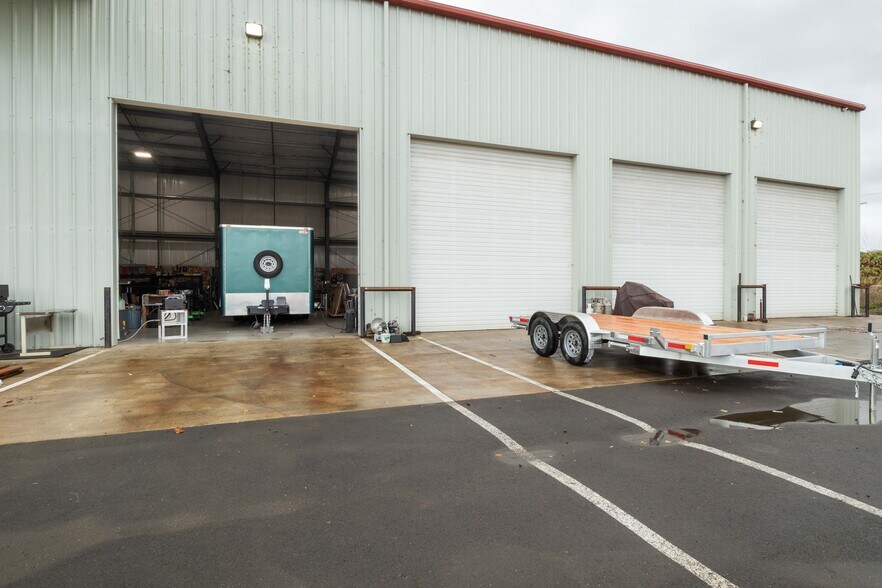 More Photos Of 8097 Parr Rd NE, Gervais Manufacturing For Sale