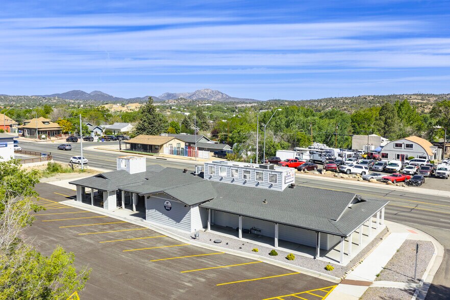More Photos Of 669 E Sheldon St, Prescott Restaurant For Lease