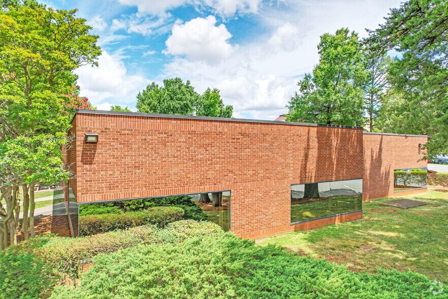 More Photos Of 5715 Westpark Dr, Charlotte Office For Lease