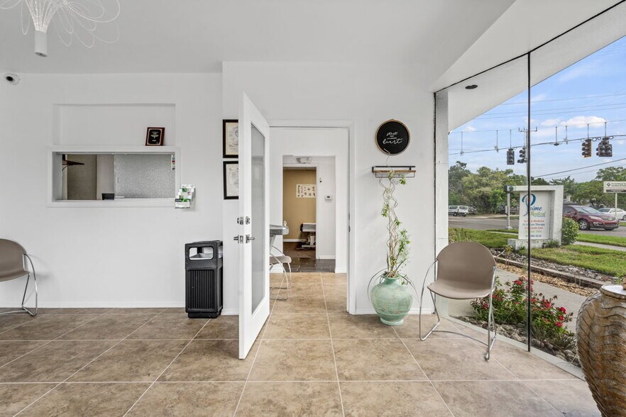 More Photos Of 3800 26th St W, Bradenton Medical For Sale