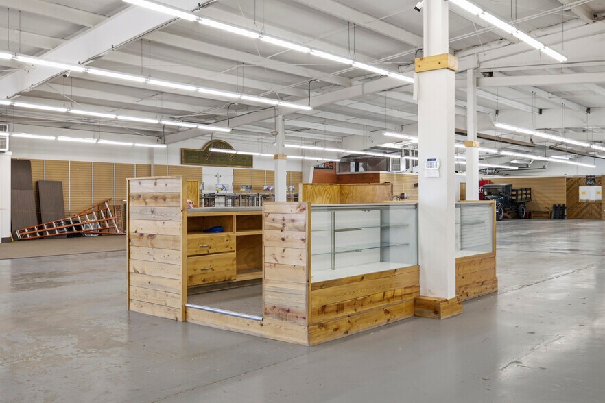 More Photos Of 2015-2017 2nd Ave, Greeley Warehouse For Sale