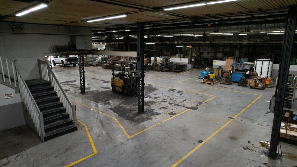 More Photos Of 259 S College St, Washington Unknown For Lease