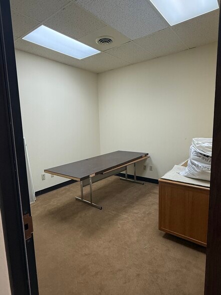 More Photos Of 1214 N Highway 81, Duncan Office For Lease