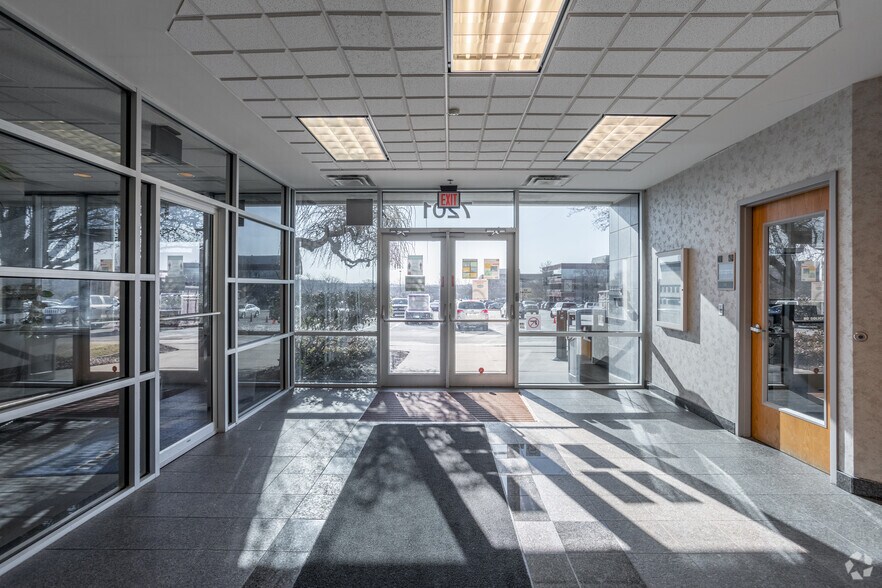 More Photos Of 12980 Metcalf Ave, Overland Park Unknown For Lease