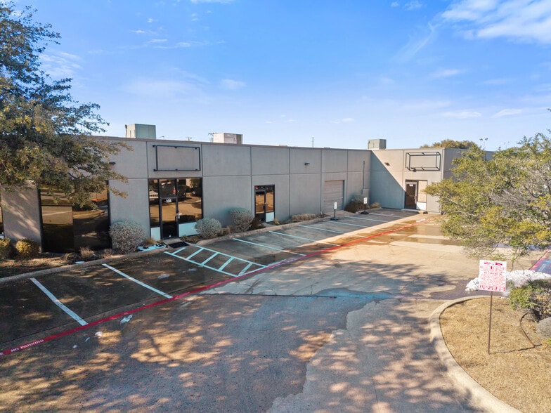 Primary Photo Of 1911 Old Denton Rd, Carrollton Unknown For Lease