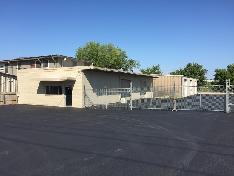 Primary Photo Of 9204 United Dr, Austin Warehouse For Lease