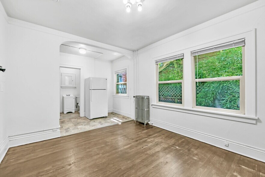 More Photos Of 2455 NW Quimby St, Portland Apartments For Sale