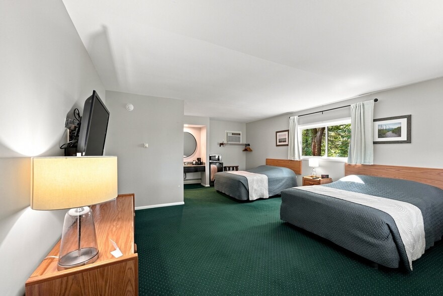 More Photos Of 8127 Chippewa Hwy, Bear Lake Hotel For Sale