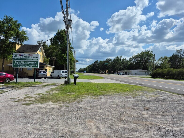 More Photos Of 410 Broad St, Brooksville Freestanding For Lease