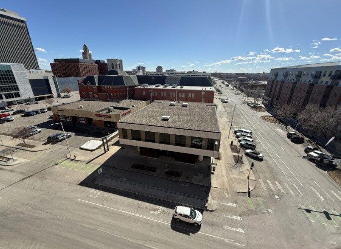 More Photos Of 1101 N St, Lincoln Bank For Lease