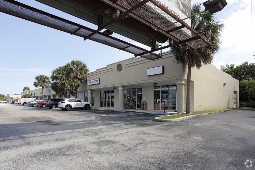 More Photos Of 3400-3428 Griffin Rd, Dania Storefront For Lease