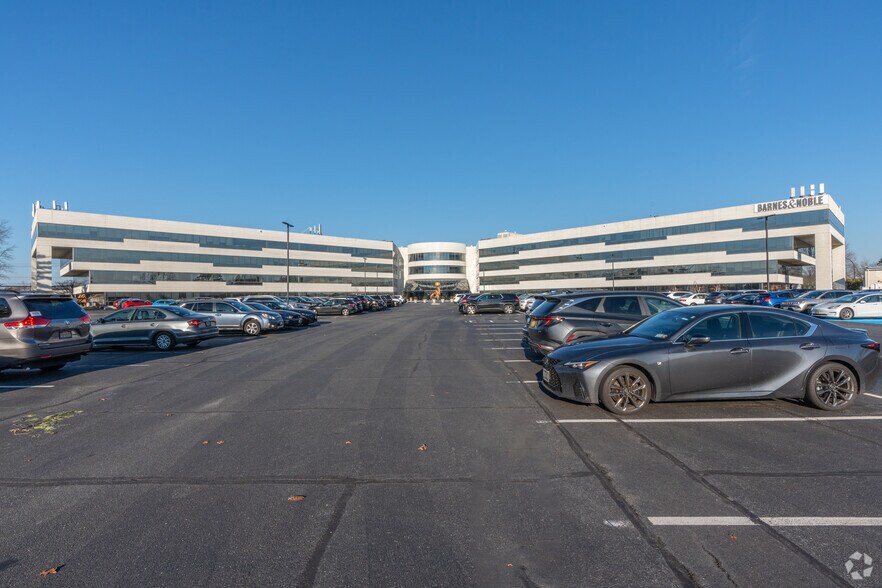 More Photos Of 1400 Old Country Rd, Westbury Office For Lease