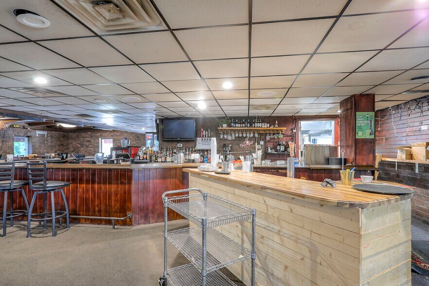 More Photos Of 330 E 135th St, Kansas City Restaurant For Sale