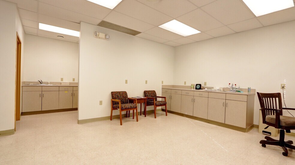More Photos Of 399 Grant Ave, Auburn Medical For Sale