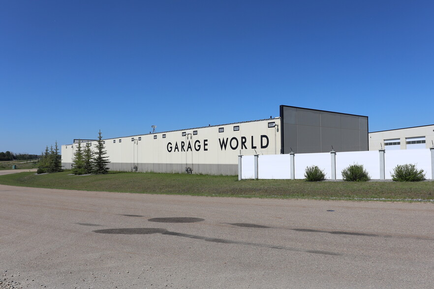 Primary Photo Of 5217 Duncan Ave, Blackfalds Warehouse For Sale