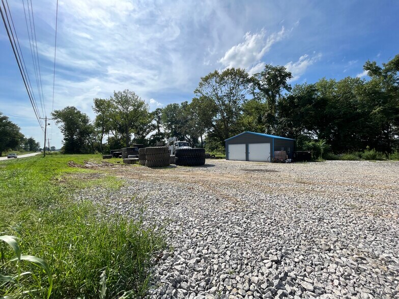 More Photos Of 3586 US HWY 42, Warsaw Office For Sale