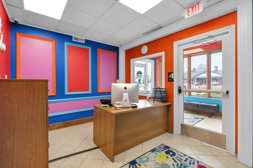 More Photos Of 10455-10499 N College Ave, Carmel Office For Sale